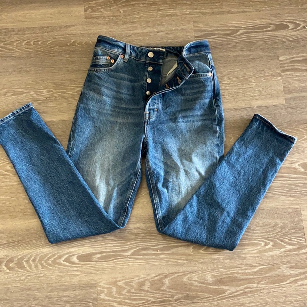 BRAND NEW Free People straight legged ‘mom’ jeans